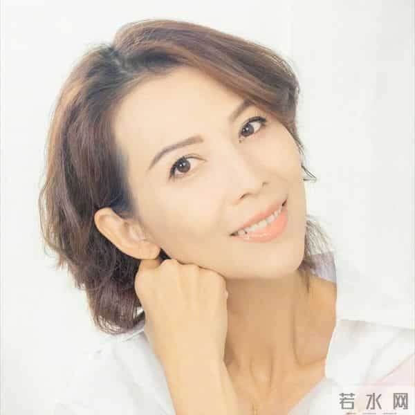 52岁蔡少芬现状让人心酸,脸部变瘦特别显老,不老女神风光不再