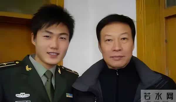 从春晚爆红到销声匿迹,靠着小品出名的他,如今过得怎么样?