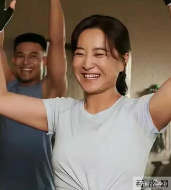 够狠!43岁贾玲退春晚、散公司,不撞南墙不回头的她开启新人生