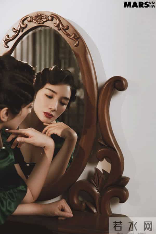 黄奕，复古典雅