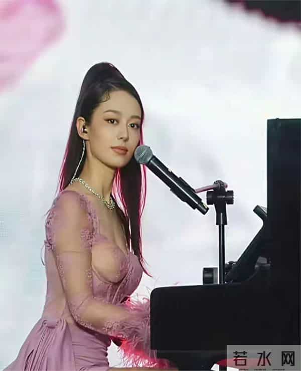 朗朗也吃太好了吧，他老婆这身材简直绝了