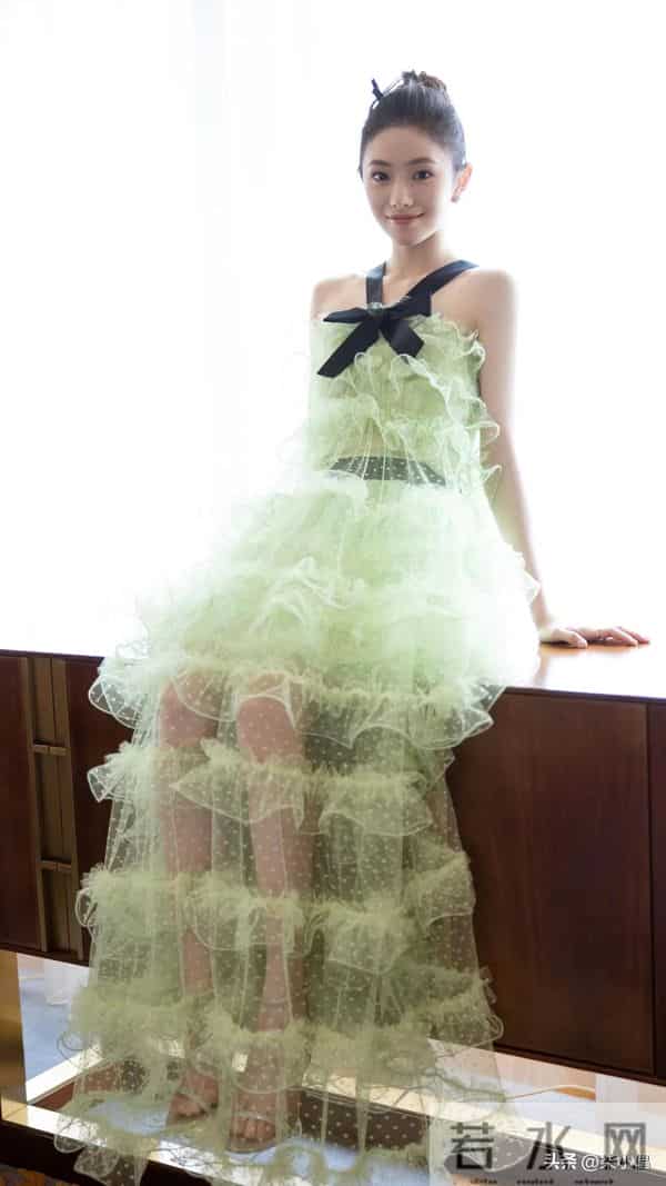 刘浩存｜又细又长的大长腿