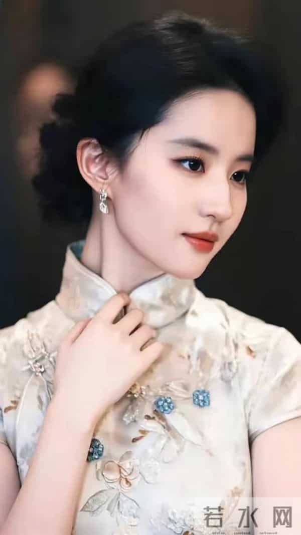 刘亦菲驾驭多元旗袍：温婉与明艳交织的国风颜值盛宴