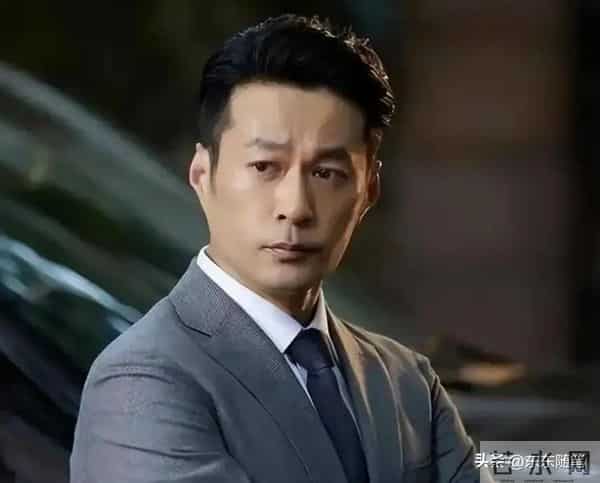 53岁仍未婚，有北京户口却为母亲定居青岛，谭凯坦言从没后悔过