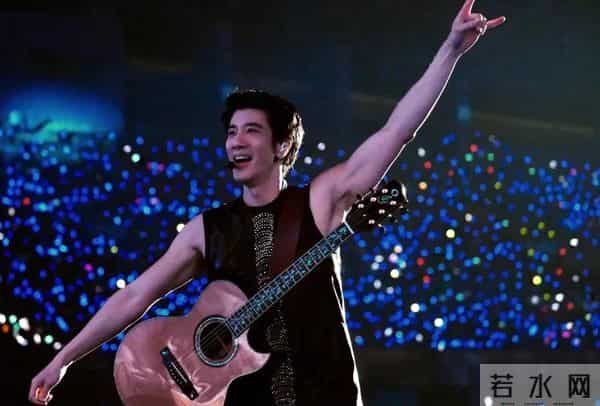 王力宏合肥演唱会火了！2.8万人在线蹲守，观众曝小场馆暗藏惊喜