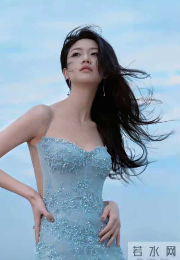 向涵之今日穿搭大揭秘,美到无法抗拒!