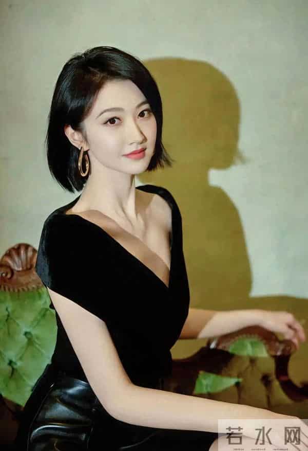 震撼曝光：景甜新照美到窒息，颜值时尚双在线！