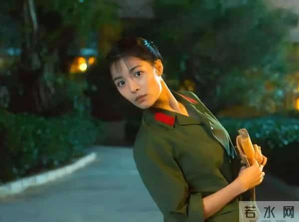 继抢C位后，钟楚曦再次让所有人刮目相看，32岁的她到底什么来头