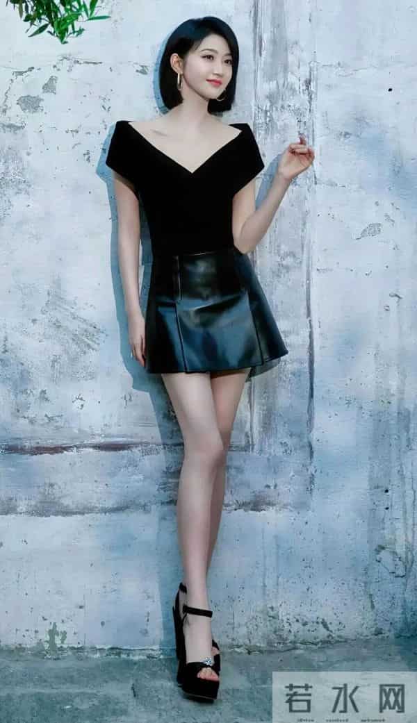 震撼曝光：景甜新照美到窒息，颜值时尚双在线！