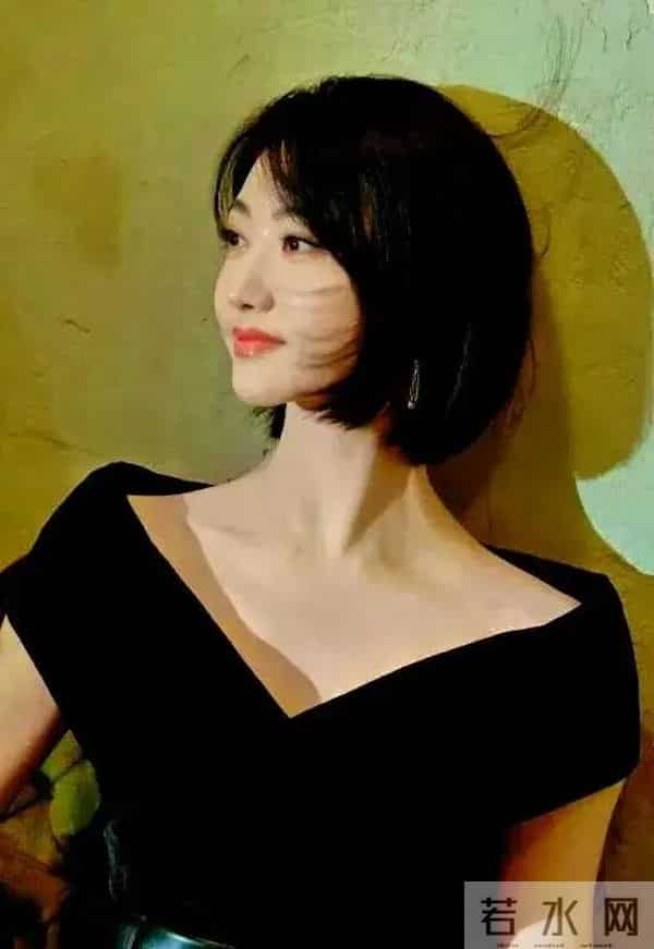 震撼曝光：景甜新照美到窒息，颜值时尚双在线！