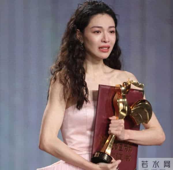 继抢C位后，钟楚曦再次让所有人刮目相看，32岁的她到底什么来头