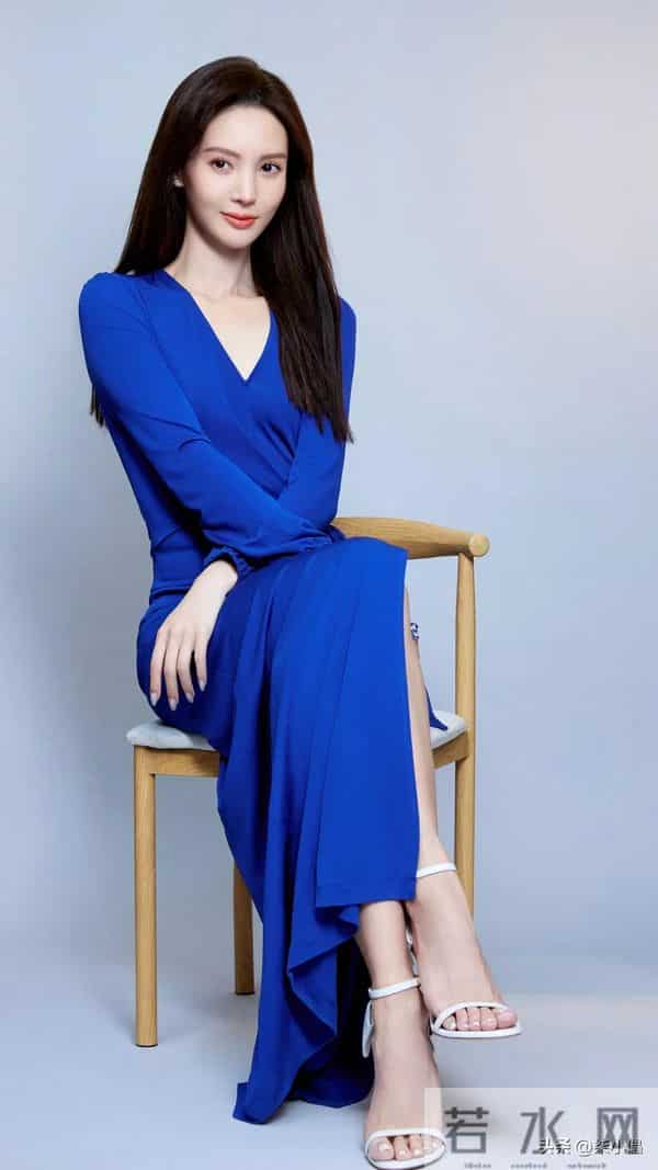 金晨|就问你看见这个高跟你迷不迷糊?谁能拒绝金晨这大长腿