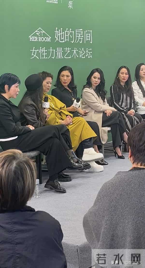 57岁伊能静无滤镜亮相，颈纹、法令纹显年龄，冻龄神话是否该破？