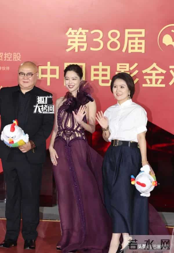 2025金鸡奖:千玺拿影帝,倪妮腰臀比惊人,辛芷蕾、关晓彤乱穿