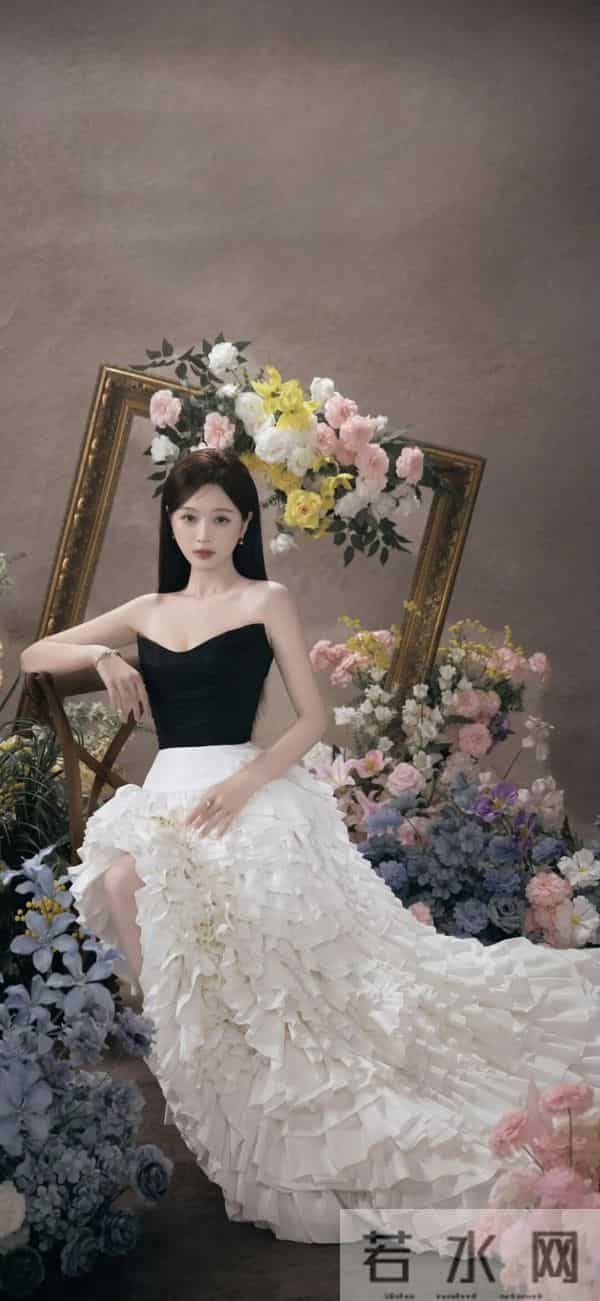 吴宣仪｜黑纱裙配花境写真，这“清冷贵气大小姐”氛围感直接封神