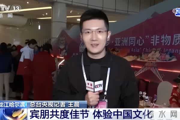 央媒官宣,“康辉接班人”出现,他盼了20年终于后继有人