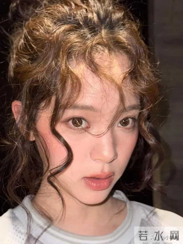 欧阳娜娜真是土不了一点！留子风的神！