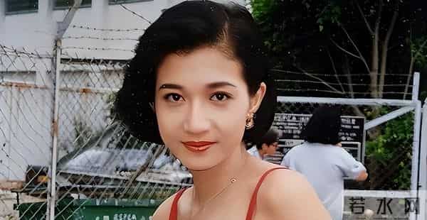 这一次,被同性妻子“掌控”的小龙女吴卓林,已经步入另一条大道