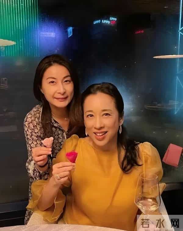 霍启仁举办婚礼妻子似有孕!大嫂郭晶晶前去帮忙,霍震霆再当爷爷