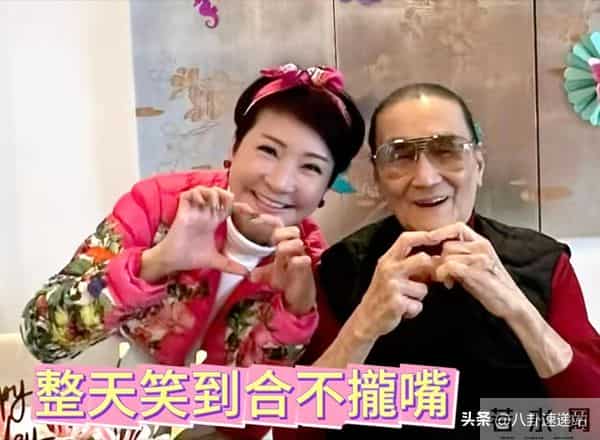 钱花光了人还在！89岁瘫坐轮椅的谢贤，给想改遗嘱的向太提了醒