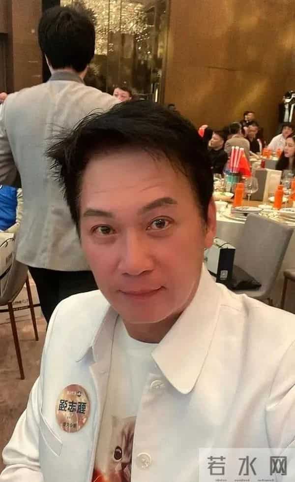 遗孀泪洒甄志强追思会,众星送花牌悼念,生前更多内情被曝惹唏嘘