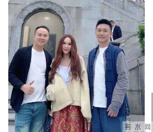 59岁温碧霞普陀山近照引爆全网：美是自由还是越界？