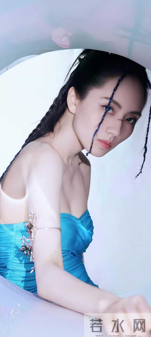 绝了！刘惜君写真杀疯了，御姐范碾压全场，网友：这姐藏得太深