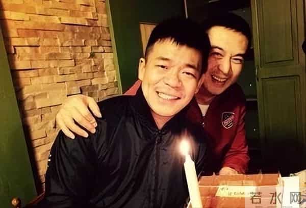 孙浩：26岁上春晚走红，得罪杨坤20年不说话，55岁至今未婚没孩子