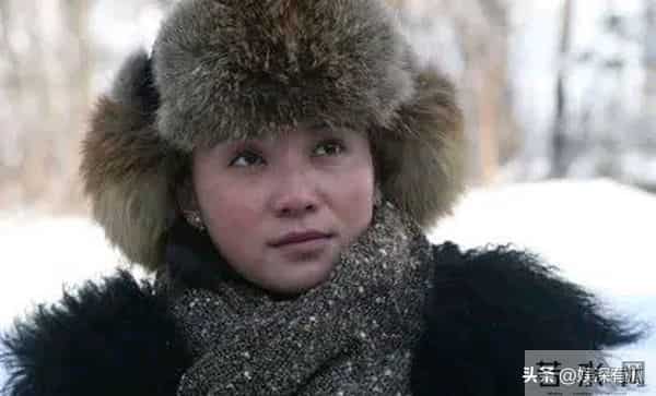 金鸡奖这夜，人情冷暖、江湖地位，在45岁宋佳身上体现得淋漓尽致