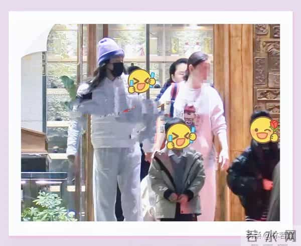 章子怡带儿女与友人吃烧烤、打游戏，儿子活泼可爱，醒醒身高抢镜