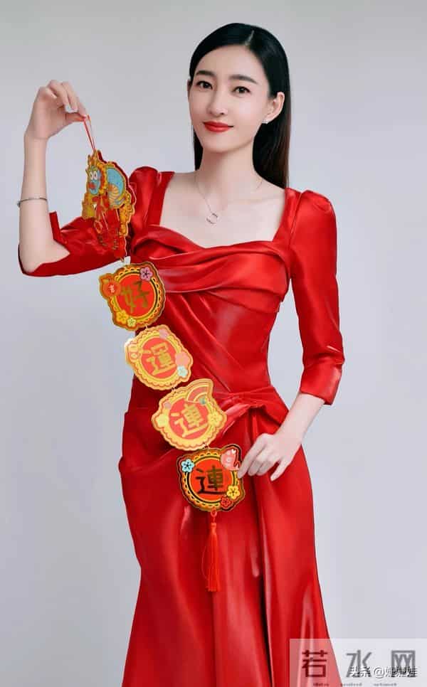 “素颜女神”王丽坤 身材高挑天生冷白皮,40岁看起来和20岁时一样