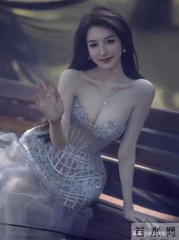 抹胸裙写真 惊艳了 不得不看一眼