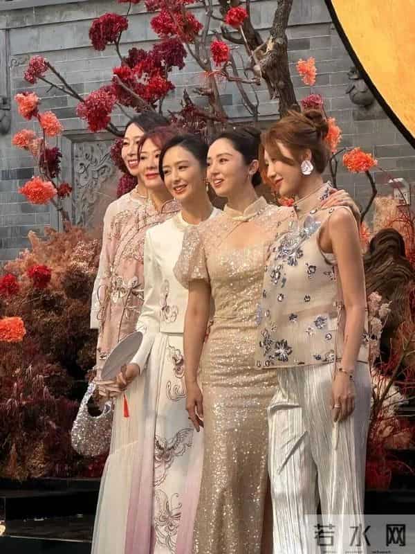 董璇回应坚持再婚原因,坦言婚后联系的单身异性减少:一是对稳定生活的需求,二是对自己的保护