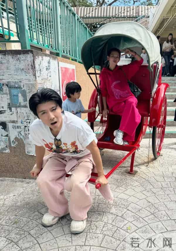 蔡少芬张晋为6岁儿子庆生，晒一家五口合影：有儿女是何等福气，可以一起成长