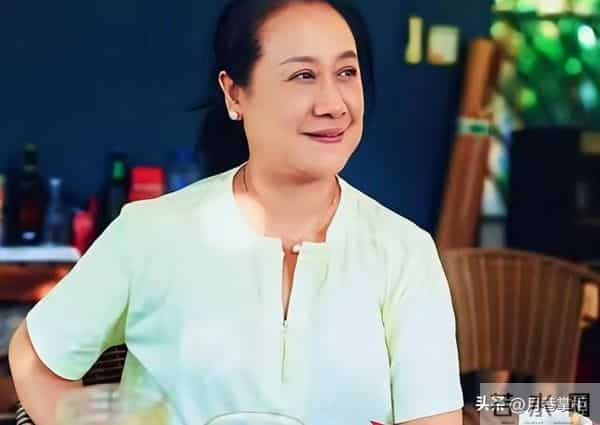 原来他俩是夫妻,家里家外老婆是领导,68岁住大别墅仍坚持拍戏