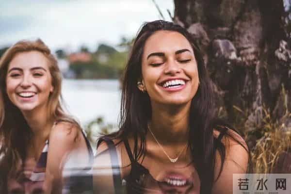 敢和杨幂玩梗的广告里，藏着很多人缺失的“活人感”