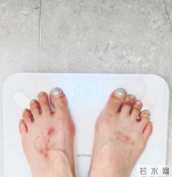 知名性感女星舞台晕倒!得“无法根治之病”,每月晕12次无知觉