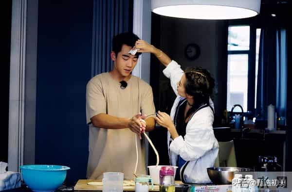 分手八年，再看郑恺和程晓玥，婚姻生活天差地别，陈赫成人生赢家