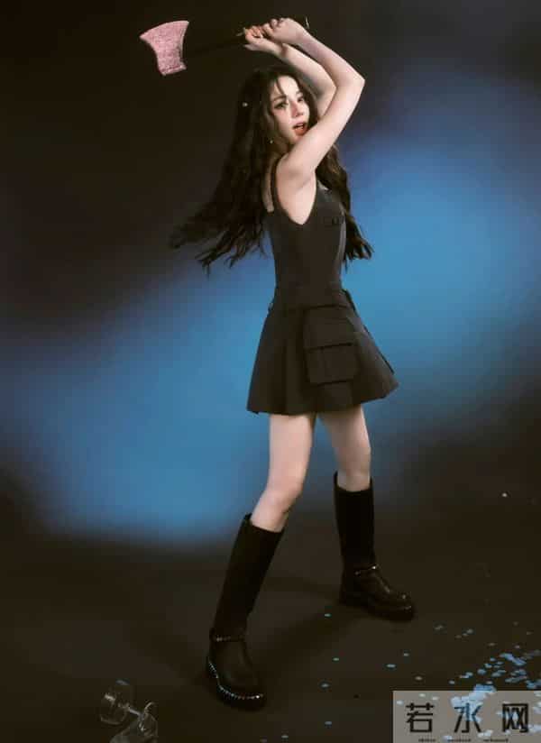 迪丽热巴｜黑裙甜酷风杀疯了！粉钻弓箭造型又美又飒