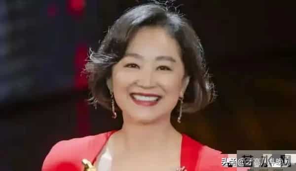 关之琳老了，林青霞老了，陈红也老了，唯有56岁的她看起来像36岁