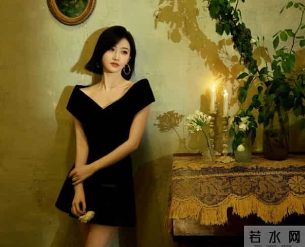 景甜 黑色包臀裙氛围感写真