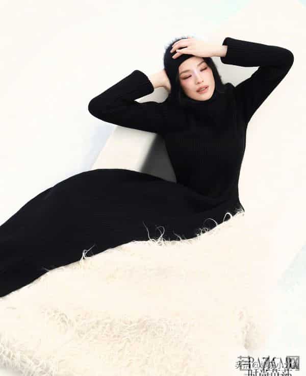 舒淇时尚芭莎十二月刊封面大片,干练西装配胶片元素性感嘴唇好美