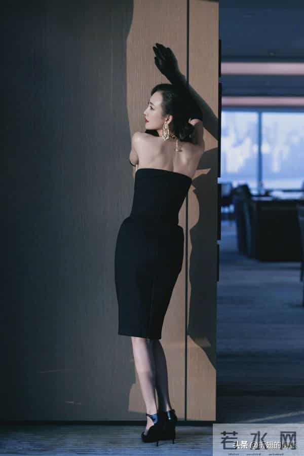 王鸥，一组好看的裙装穿搭，高跟大长腿。
