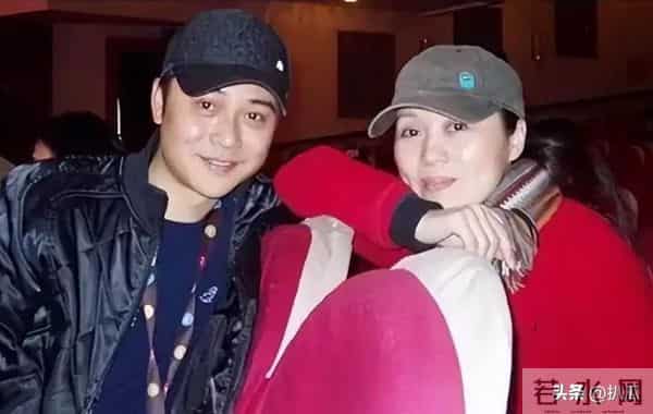 47岁嫁给32岁小演员，被骂“老牛吃嫩草”，时间却给了完美的答卷