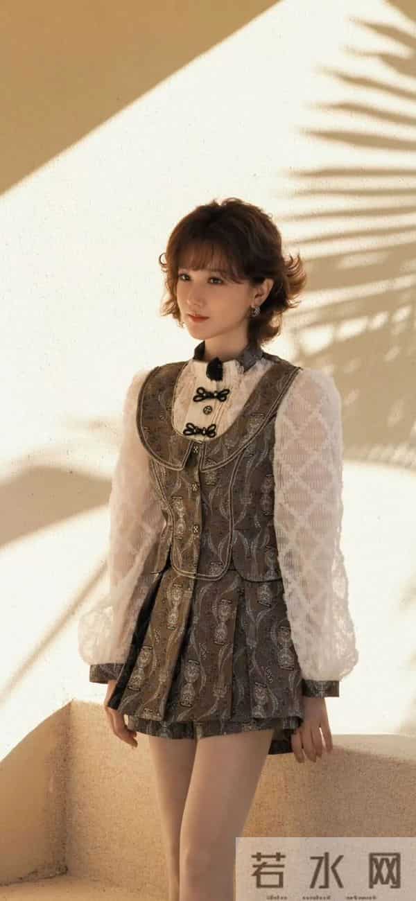 陈小纭|复古蕾丝裙配羊毛卷!这民国大小姐氛围感直接拉满