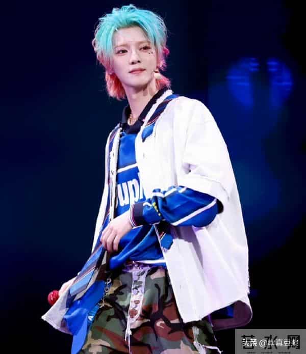 鹿晗深夜嗦面惊现神秘小店！粉丝集体守护背后藏着什么秘密？