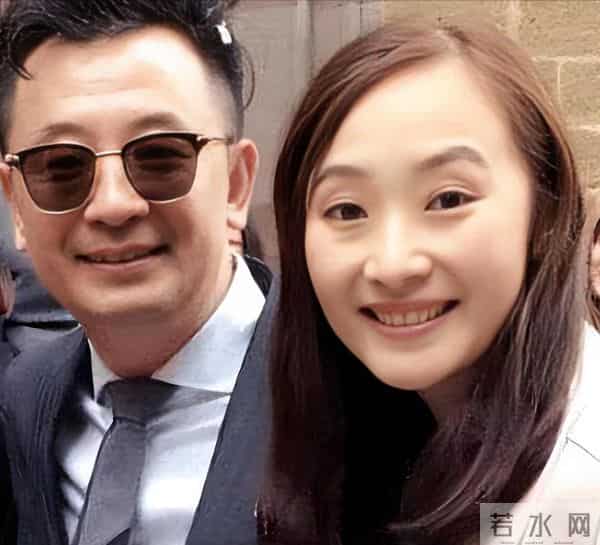 嫁深陷"票昌"风波的他, 任劳任怨养夫多年, 曲栅栅终于苦尽甘来！