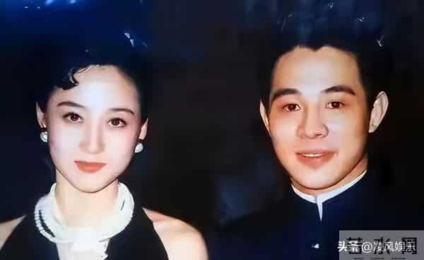 机关算尽太聪明?结婚26年后,一张照片暴露利智李连杰真实感情