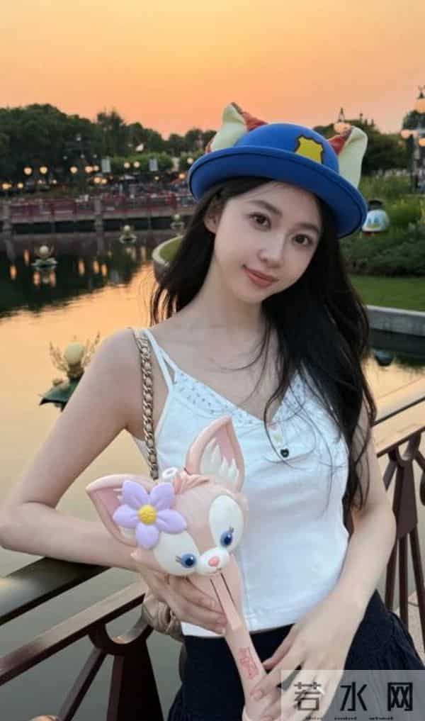 潘玮柏上海豪宅曝光,上亿房产写老婆名,素人老婆颜值非常高!