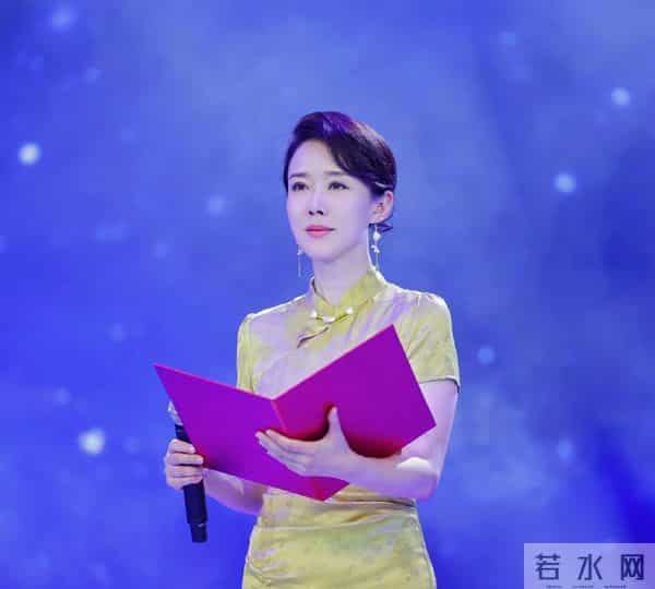 颜丹晨成电影红毯女王,红色泡泡裙惊艳全场,宋佳封后印小天蹭流